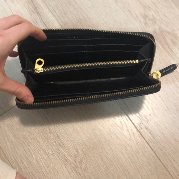 Marc by Marc Jacobs Wallet - Picture 5 of 7